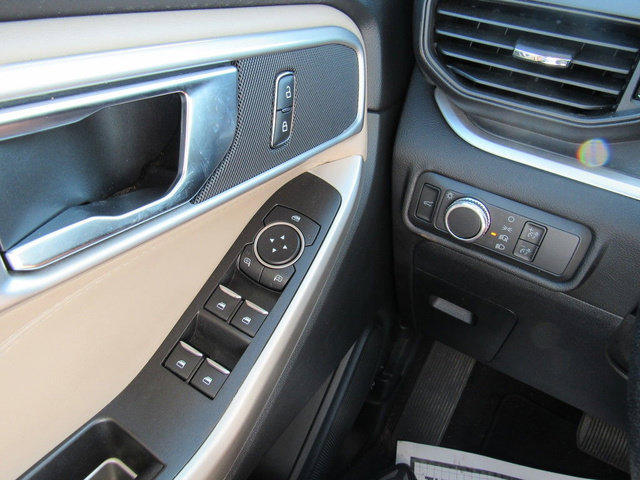 Used 2022 Ford Explorer XLT AWD/4WD image 41