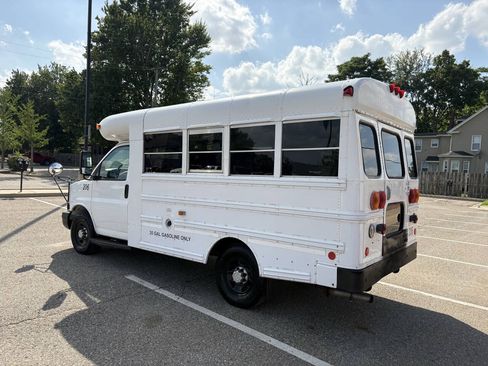 Used 2006 Chevrolet Express 3500 w/ School Bus Package RWD image 6