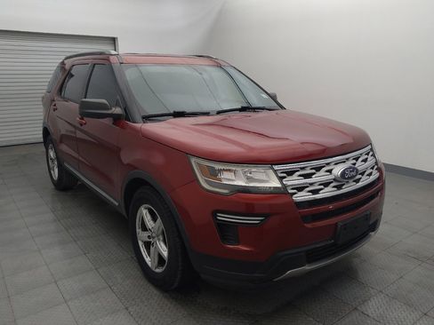 Used 2019 Ford Explorer XLT image 13