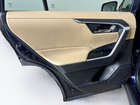 Used 2021 Toyota RAV4 XLE w/ Convenience Package image 26