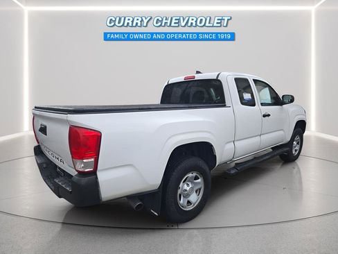 Used 2017 Toyota Tacoma SR image 15