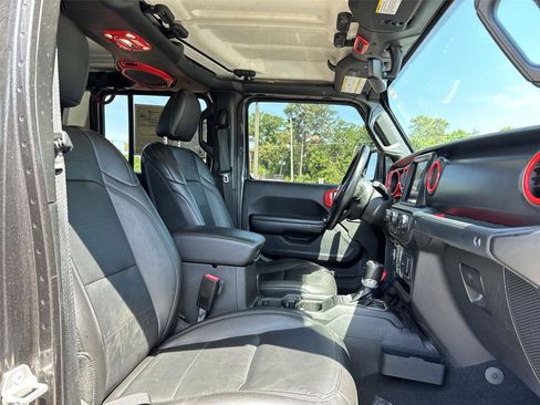 Used 2021 Jeep Gladiator Sport AWD/4WD image 24
