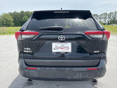 Used 2023 Toyota RAV4 XLE Premium FWD image 6