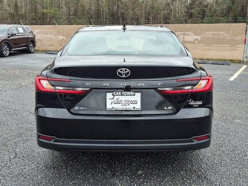 Used 2025 Toyota Camry LE image 3
