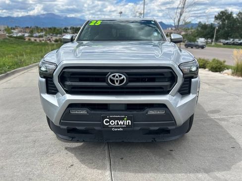 Used 2025 Toyota Tacoma SR5 AWD/4WD image 31