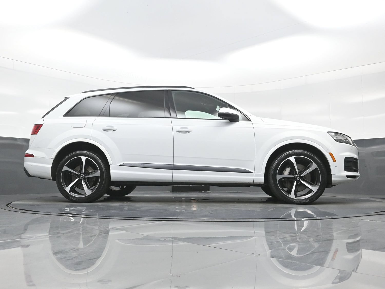 Used 2019 Audi Q7 3.0T Prestige AWD/4WD image 35