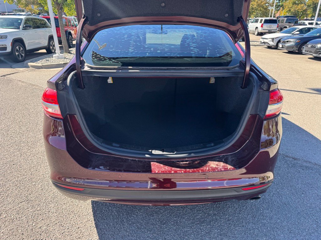 Used 2017 Ford Fusion SE w/ Fusion SE Technology Package FWD image 25