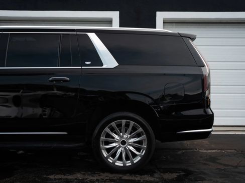 Used 2021 Cadillac Escalade ESV Premium Luxury w/ Performance Package AWD/4WD image 12
