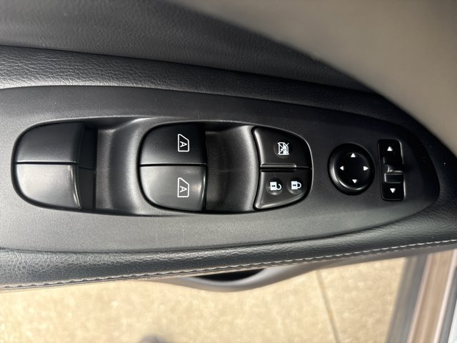 Used 2014 Nissan Pathfinder SL w/ SL Premium Package AWD/4WD image 31