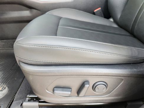 New 2026 Kia Sorento S w/ S Panoramic Sunroof Package image 17