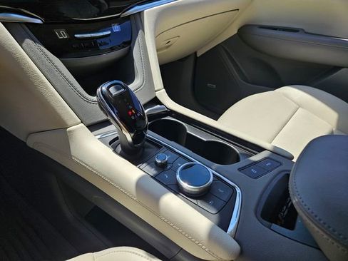 Certified 2025 Cadillac XT6 Premium Luxury w/ Technology Package FWD image 24