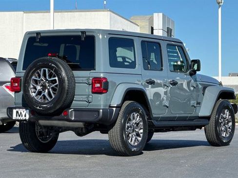 New 2026 Jeep Wrangler Unlimited Sahara AWD/4WD image 3