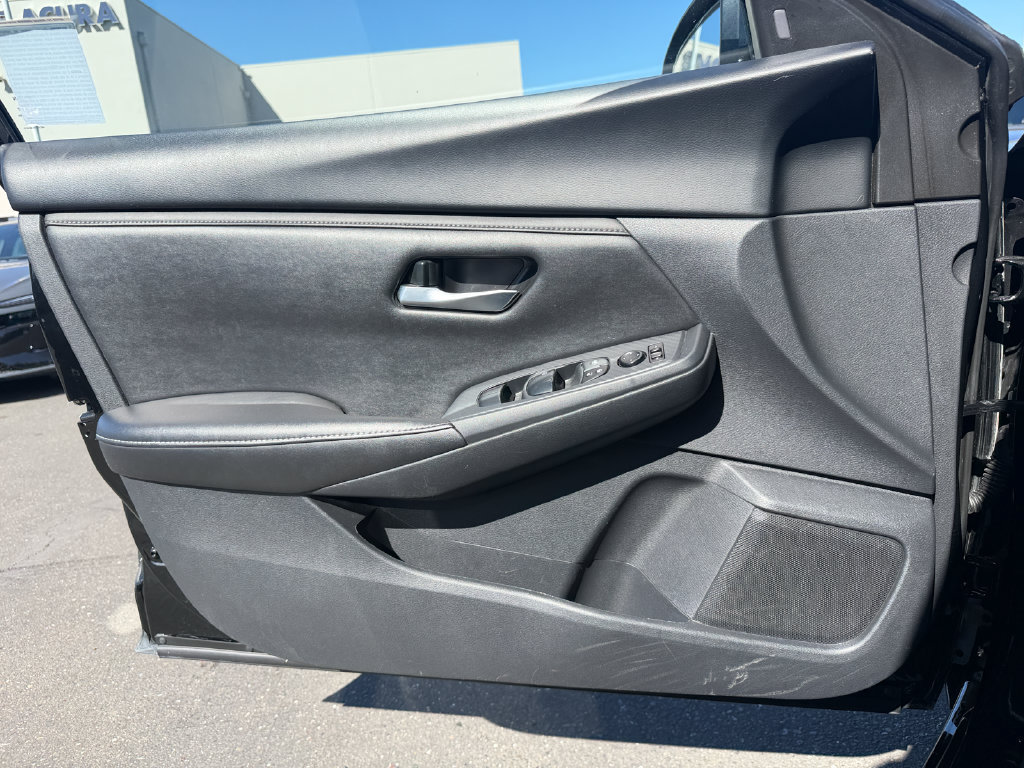 Used 2025 Nissan Sentra SV FWD image 10