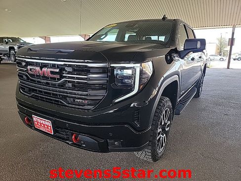 Used 2025 GMC Sierra 1500 AT4 w/ AT4 Premium Package AWD/4WD image 3