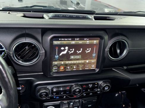 Used 2021 Jeep Wrangler Unlimited Sahara w/ Cold Weather Group AWD/4WD image 21