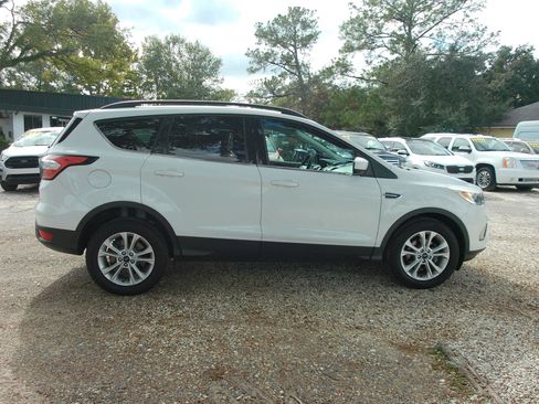 Used 2018 Ford Escape SE FWD image 4
