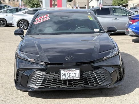Used 2025 Toyota Camry SE w/ Convenience Package FWD image 3
