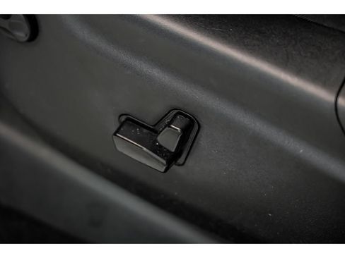 Used 2020 Jeep Grand Cherokee Overland AWD/4WD image 19