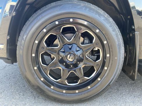Used 2018 Toyota 4Runner Limited AWD/4WD image 10