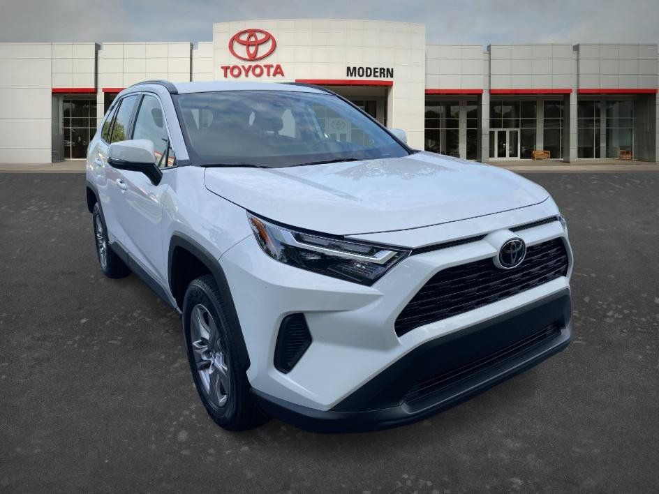 Certified 2025 Toyota RAV4 XLE AWD/4WD image 3