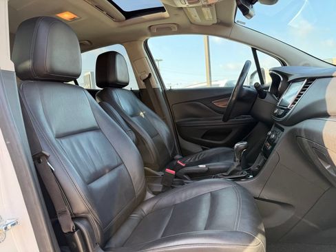 Used 2018 Buick Encore Essence FWD image 33