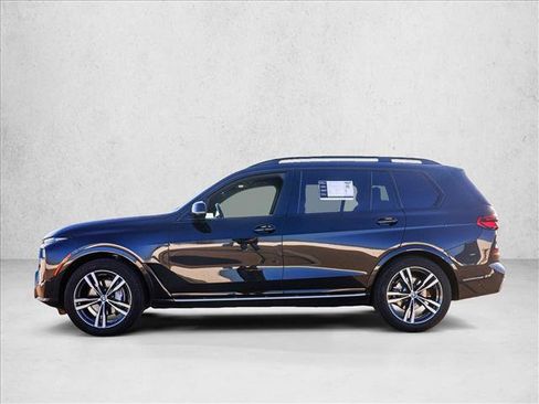 Used 2025 BMW X7 xDrive40i image 8