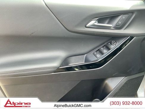 Used 2025 Chevrolet Equinox LT image 19