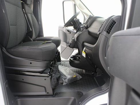 Used 2025 RAM ProMaster 2500 w/ Convenience Group image 18