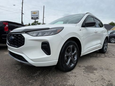 Used 2024 Ford Escape ST-Line w/ Tech Pack #1 FWD image 2
