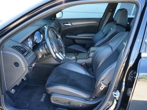 Used 2012 Chrysler 300 SRT8 image 18