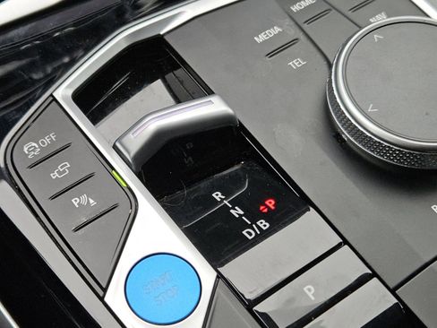 Used 2024 BMW i4 xDrive40i image 25