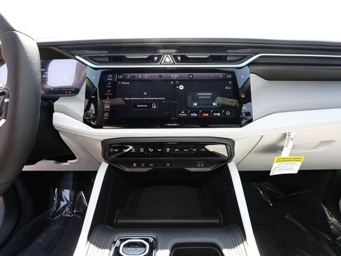 New 2026 Jeep Cherokee Laredo AWD/4WD image 14