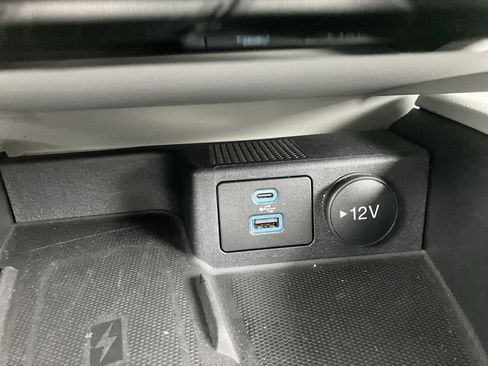 Used 2023 Ford Escape Platinum image 30