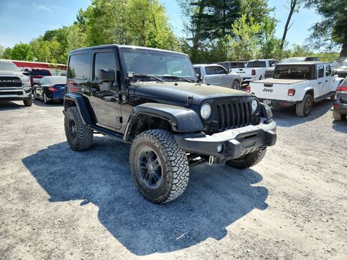 Used 2017 Jeep Wrangler Sahara image 7