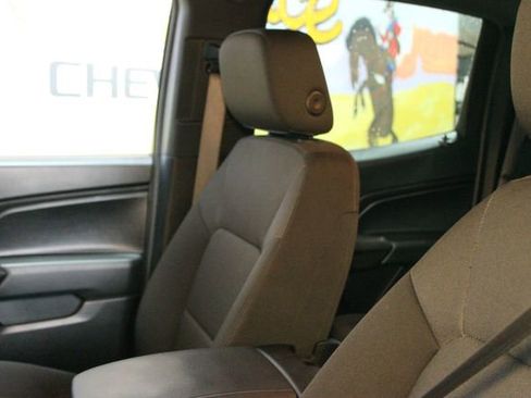 Used 2024 Chevrolet Colorado Trail Boss w/ Technology Package AWD/4WD image 16