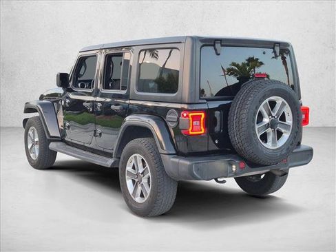 Used 2018 Jeep Wrangler Unlimited Sahara AWD/4WD image 7