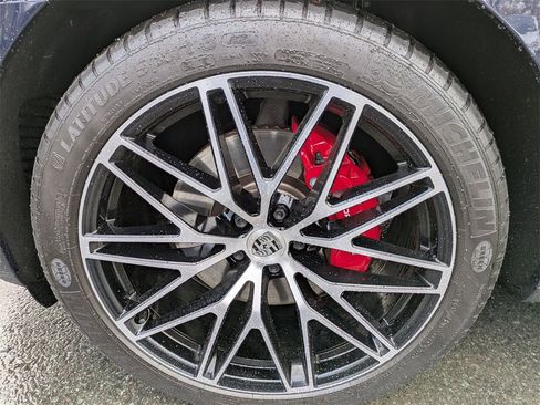 Used 2022 Porsche Macan S image 9