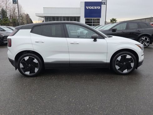New 2026 Volvo EX30 Plus w/ Protection Package Premier image 9