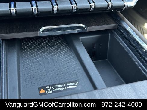 New 2026 GMC Acadia Denali Ultimate w/ LPO, Floor Liner Package AWD/4WD image 17