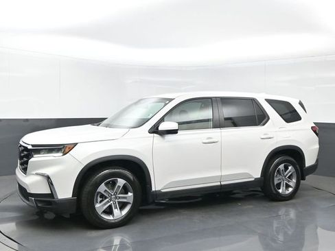 Certified 2025 Honda Pilot EX-L image 2