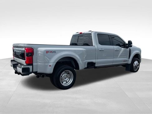 Used 2025 Ford F450 Platinum w/ FX4 Off-Road Package AWD/4WD image 8