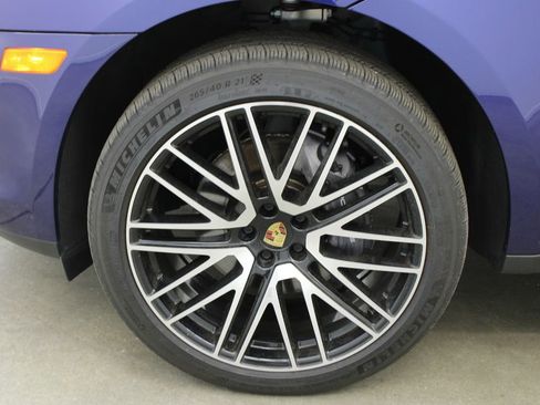 New 2024 Porsche Macan image 12