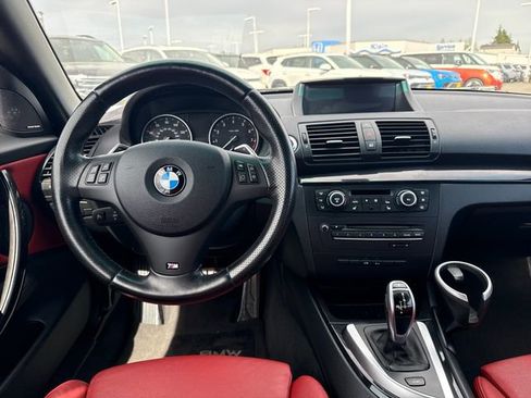 Used 2011 BMW 135i Convertible RWD image 16