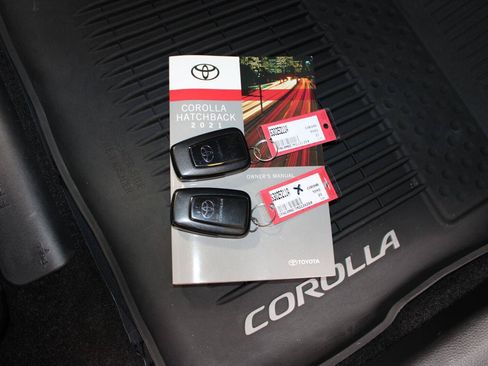Used 2021 Toyota Corolla XSE FWD image 31