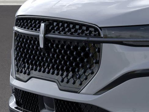 New 2026 Lincoln Nautilus Reserve w/ Jet Appearance Package image 17