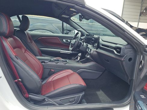 Used 2025 Ford Mustang GT Premium RWD image 5