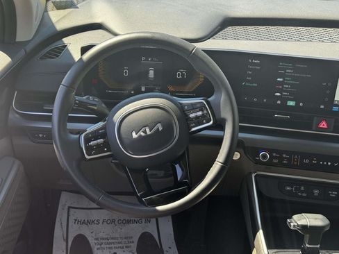 Used 2026 Kia Carnival FWD image 14