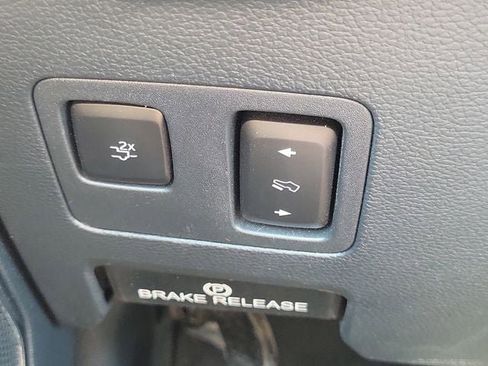Used 2022 Ford F250 Lariat w/ Lariat Ultimate Package AWD/4WD image 9
