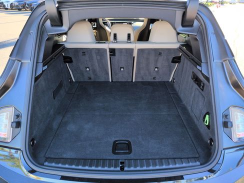 Certified 2025 BMW iX xDrive50 image 32