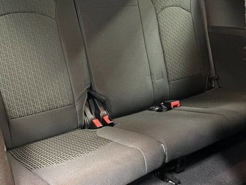 Used 2010 Chevrolet Traverse LT image 13